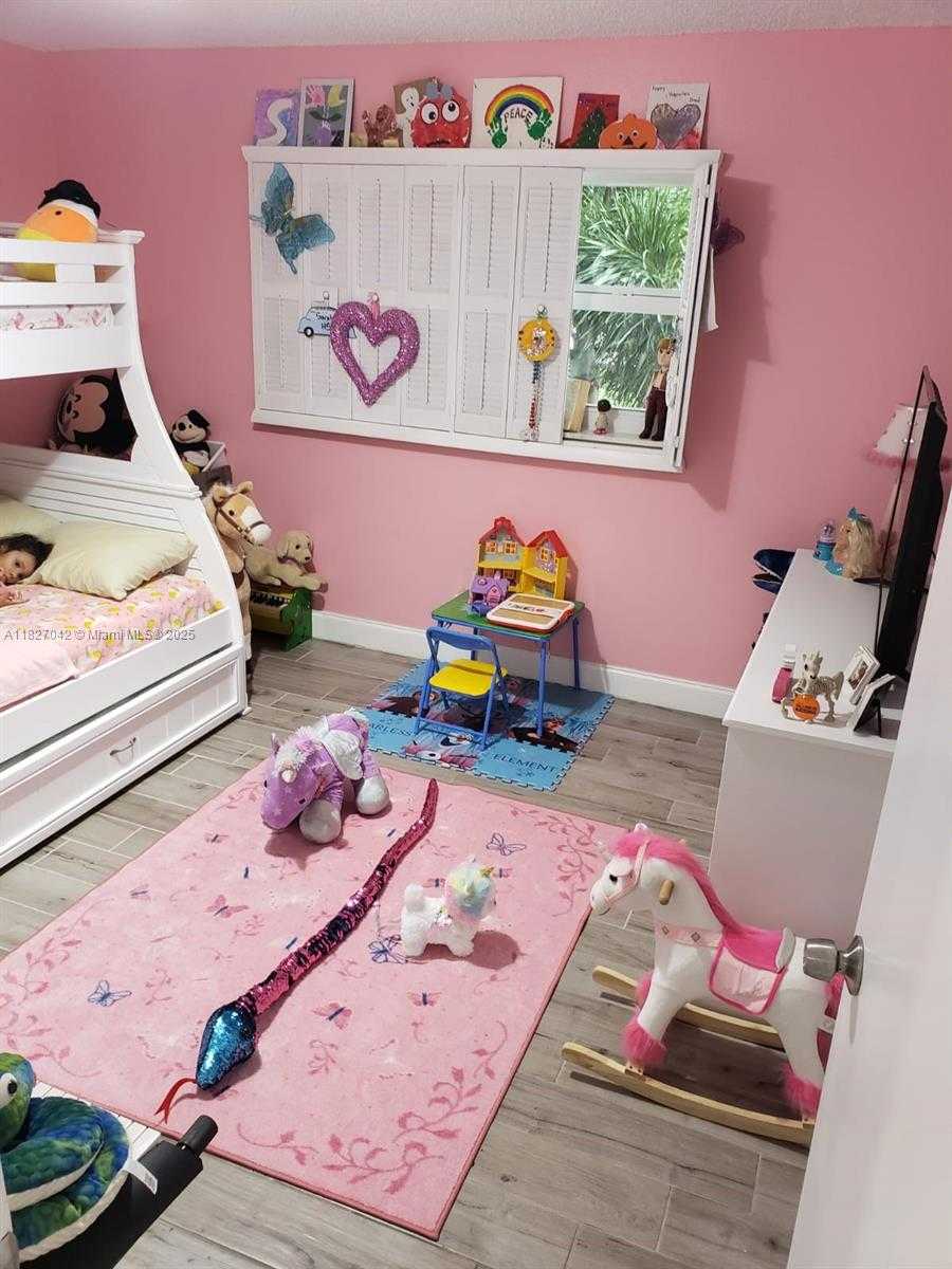Imagen de Pequeño Objeto