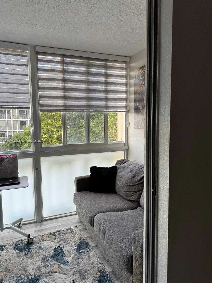 Imagen de Pequeño Objeto