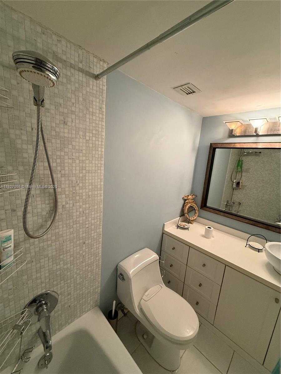Small Image of 7441 WAYNE AVE #10E, Miami Beach Number 10