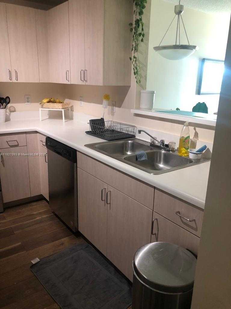 Small Image of 50 MENORES AVE #711, Coral Gables Number 10