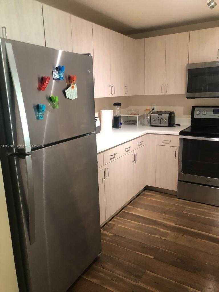 Small Image of 50 MENORES AVE #711, Coral Gables Number 11