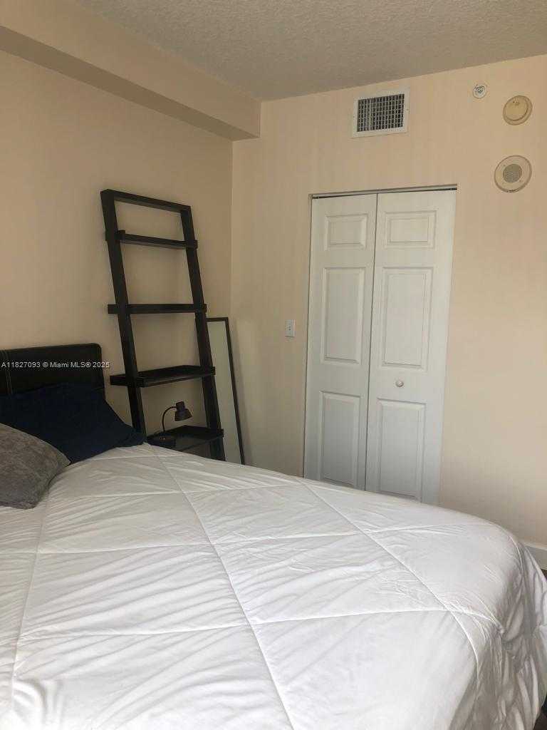 Small Image of 50 MENORES AVE #711, Coral Gables Number 13