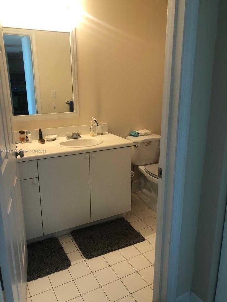 Small Image of 50 MENORES AVE #711, Coral Gables Number 14