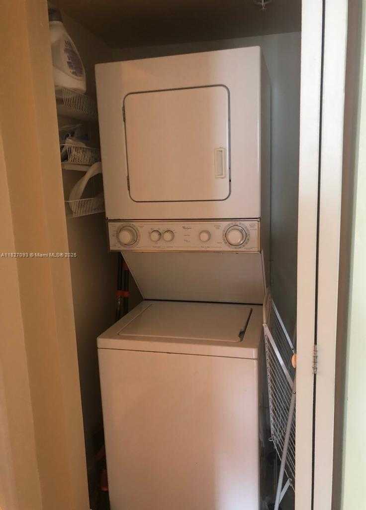 Small Image of 50 MENORES AVE #711, Coral Gables Number 16