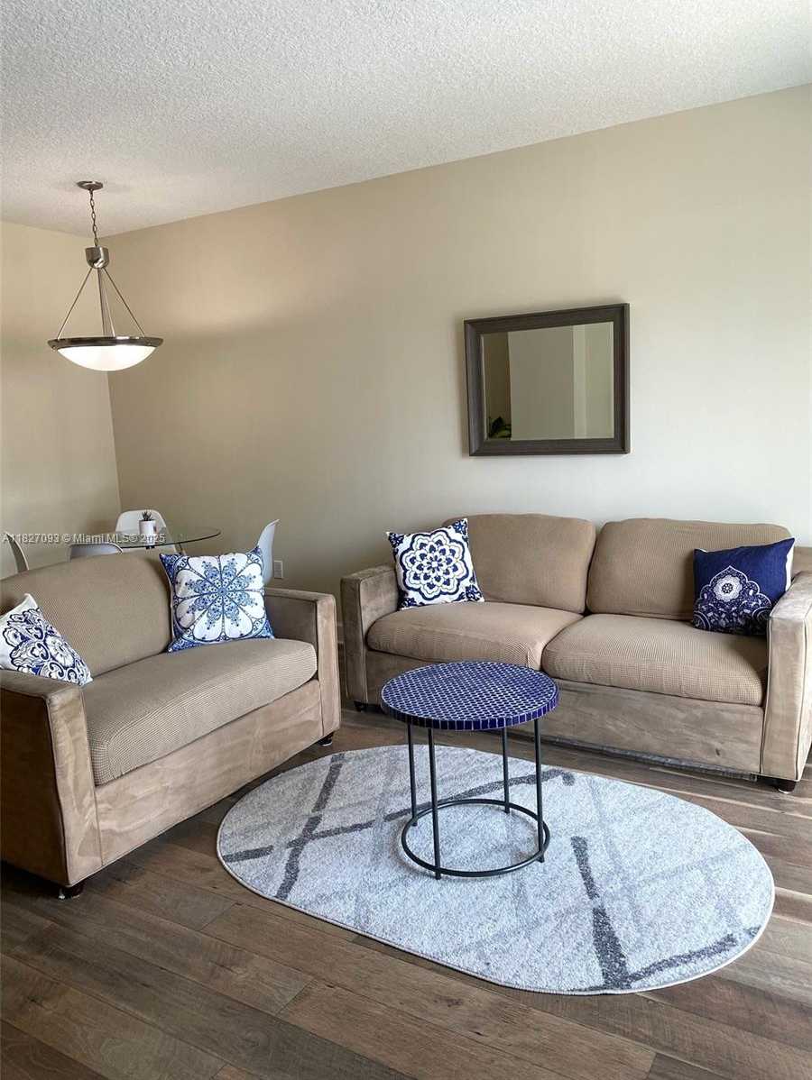 Small Image of 50 MENORES AVE #711, Coral Gables Number 4
