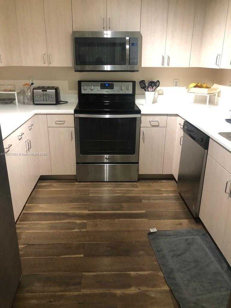 Small Image of 50 MENORES AVE #711, Coral Gables Number 9