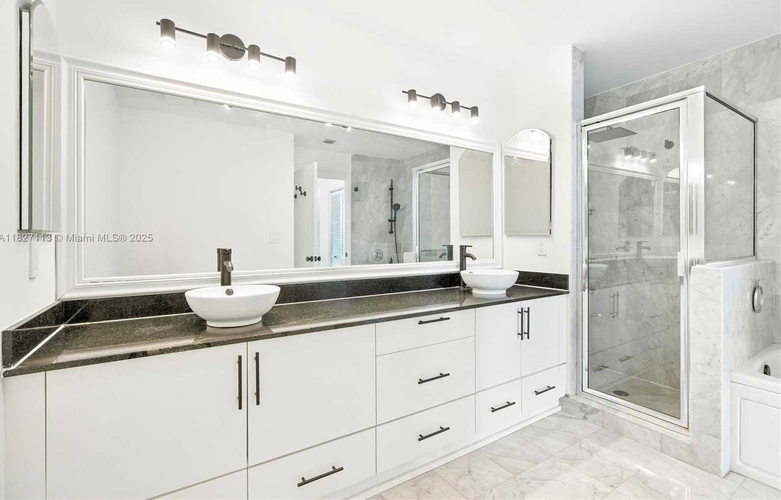 Small Image of 31 SOUTH EAST 5TH ST #4021, Miami Number 15