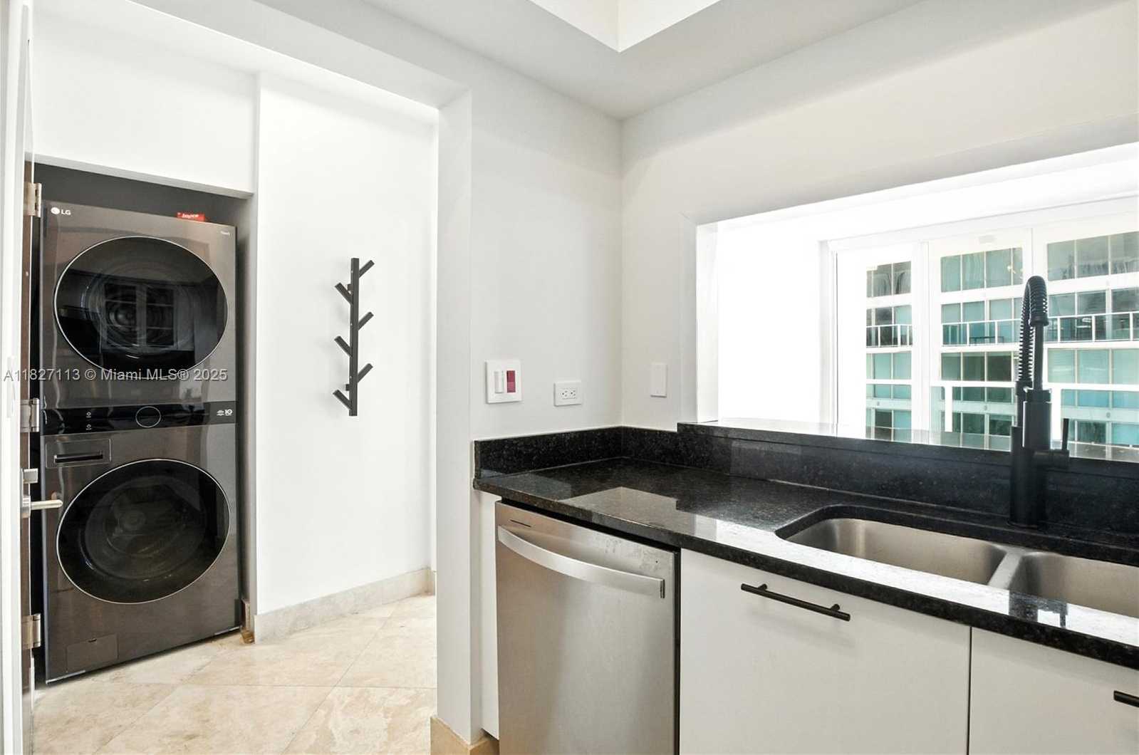 Small Image of 31 SOUTH EAST 5TH ST #4021, Miami Number 20