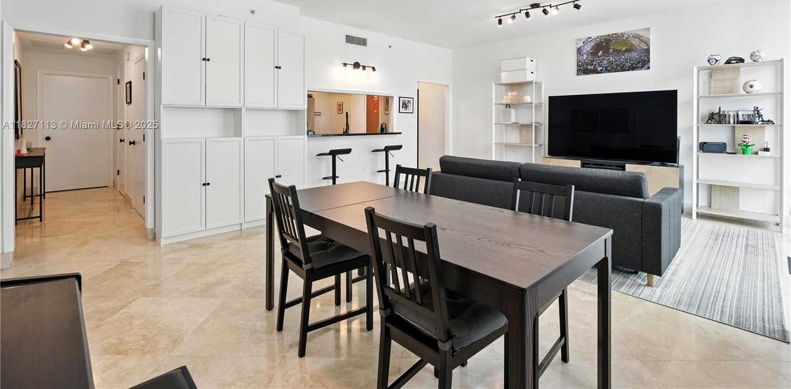 Small Image of 31 SOUTH EAST 5TH ST #4021, Miami Number 3
