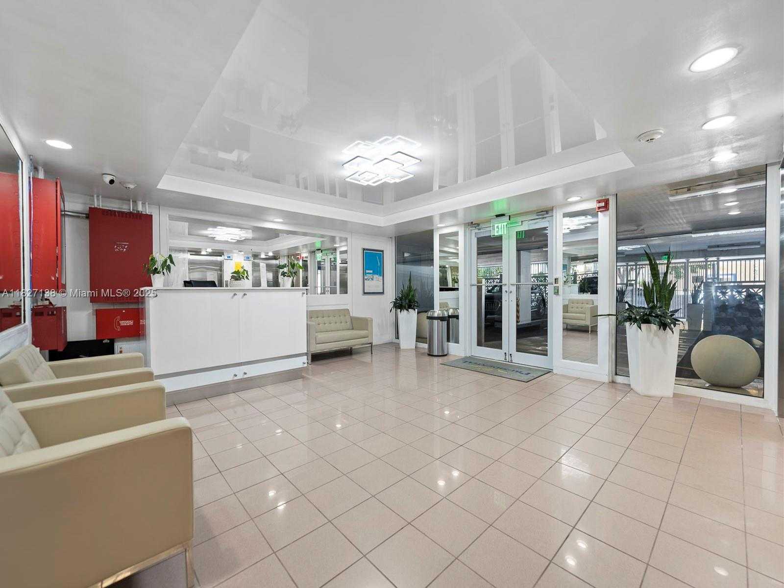 Small Image of 401 OCEAN DR #403, Miami Beach Number 19