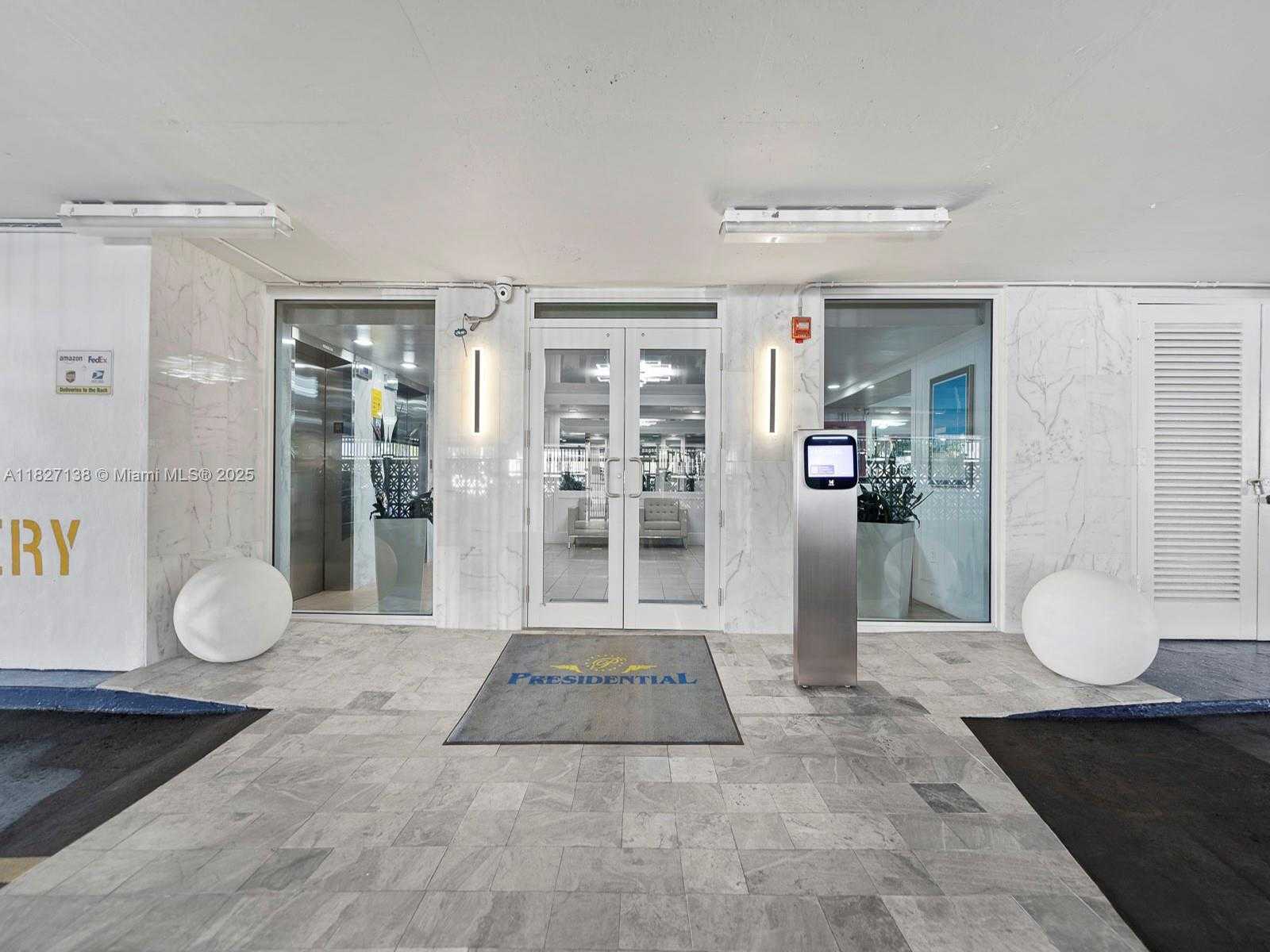 Small Image of 401 OCEAN DR #403, Miami Beach Number 20