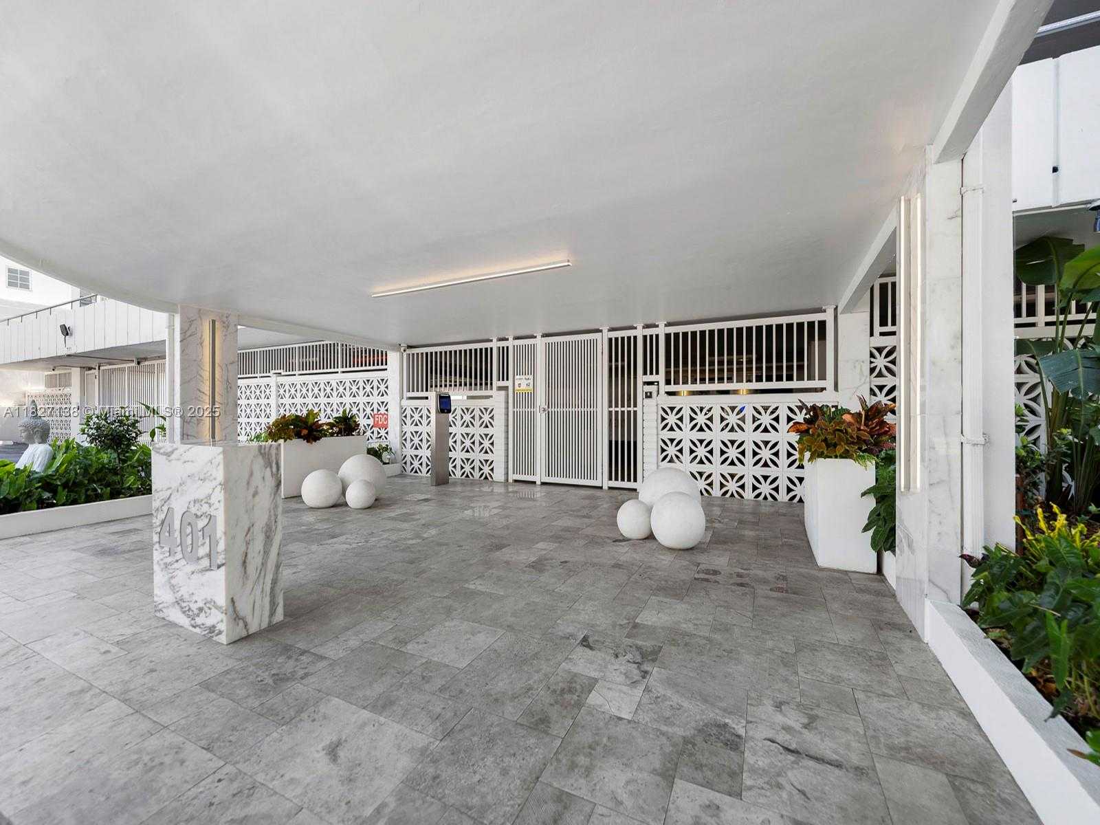 Small Image of 401 OCEAN DR #403, Miami Beach Number 21