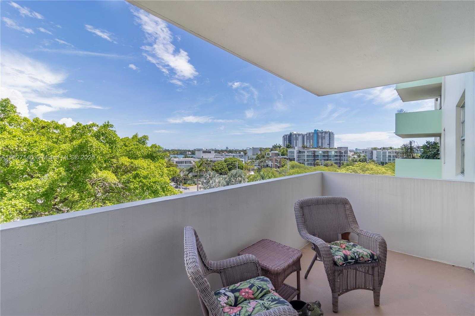 Small Image of 5 ISLAND AVE #6A, Miami Beach Number 3