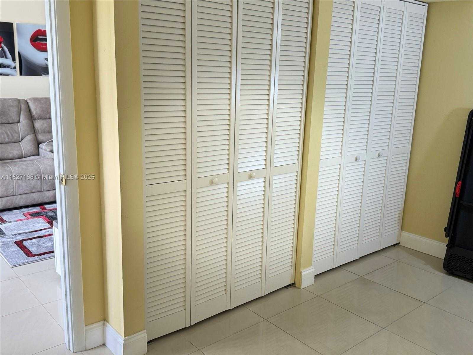 Small Image of 9365 FONTAINEBLEAU, Miami Number 21