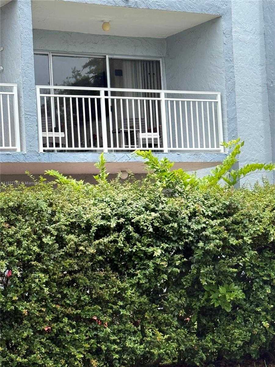 Small Image of 9365 FONTAINEBLEAU, Miami Number 6