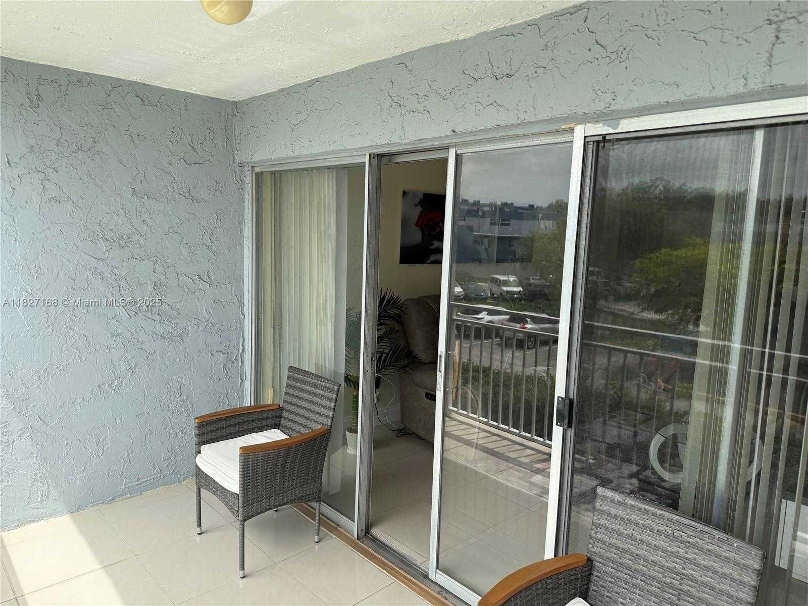 Small Image of 9365 FONTAINEBLEAU, Miami Number 9