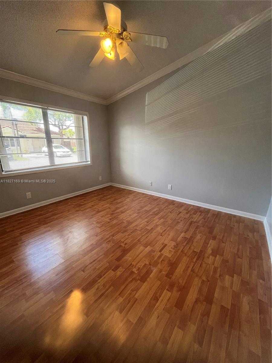 Small Image of 6298 NORTH WEST 170TH LN, Hialeah Number 16
