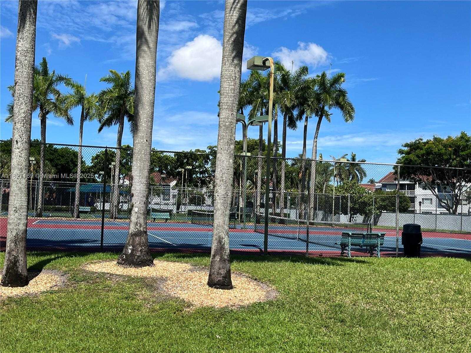 Small Image of 6298 NORTH WEST 170TH LN, Hialeah Number 21