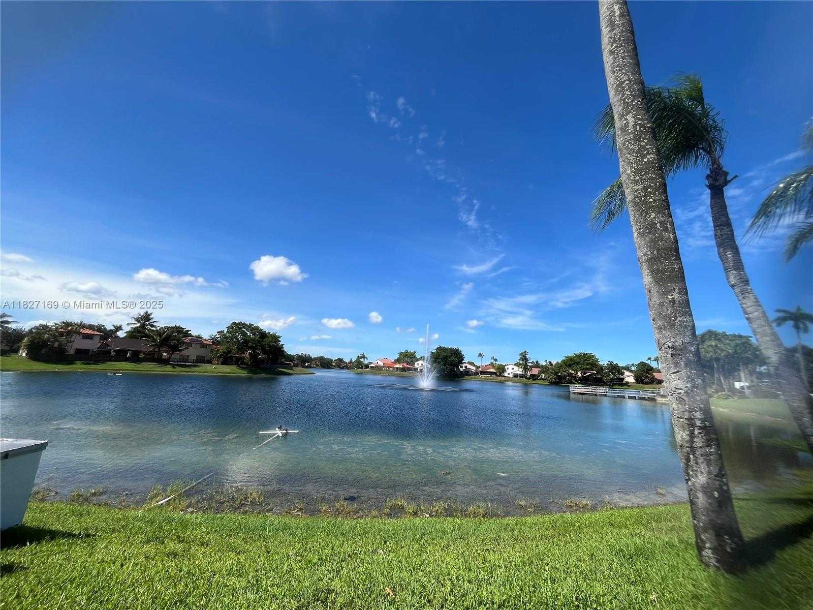 Small Image of 6298 NORTH WEST 170TH LN, Hialeah Number 23