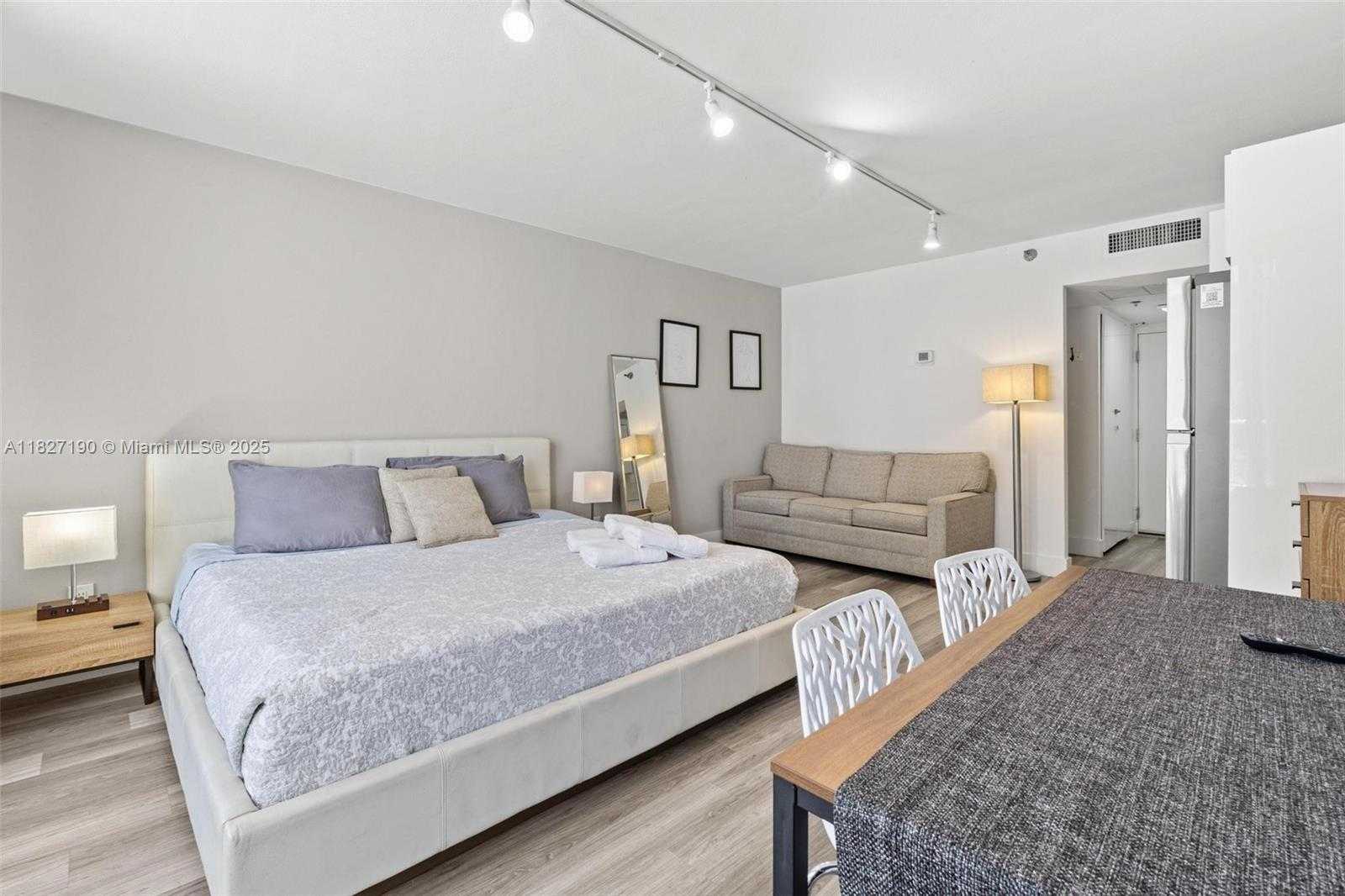 Small Image of 19201 COLLINS AVE #124, Sunny Isles Beach Number 16
