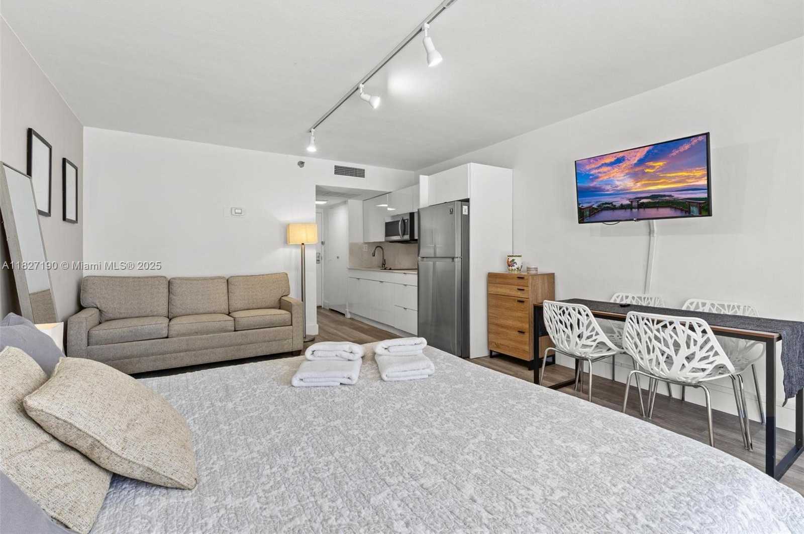 Small Image of 19201 COLLINS AVE #124, Sunny Isles Beach Number 17