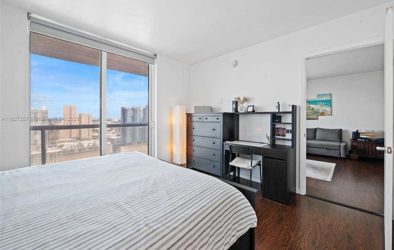 Small Image of 50 BISCAYNE BLVD #3605, Miami Number 13