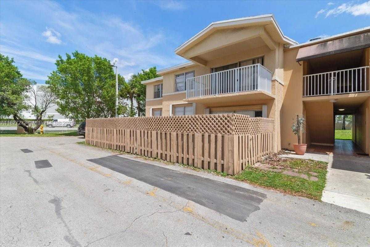 Small Image of 4110 NORTH WEST 79TH AVE #2C, Doral Number 2