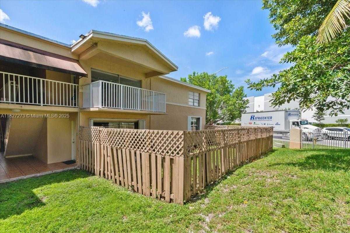 Small Image of 4110 NORTH WEST 79TH AVE #2C, Doral Number 3
