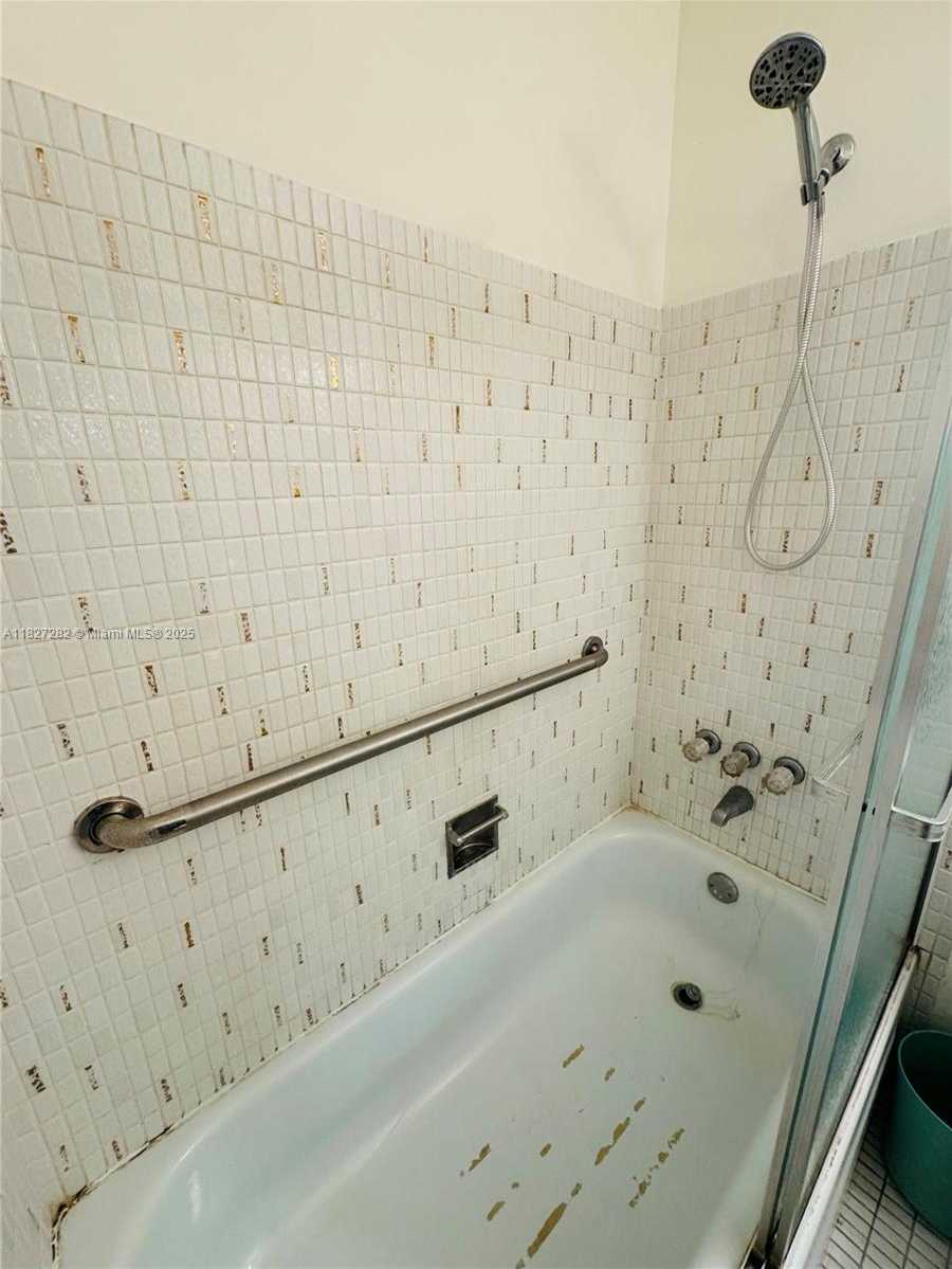 Small Image of 5641 SOUTH WEST 2ND CT #210, Margate Number 16