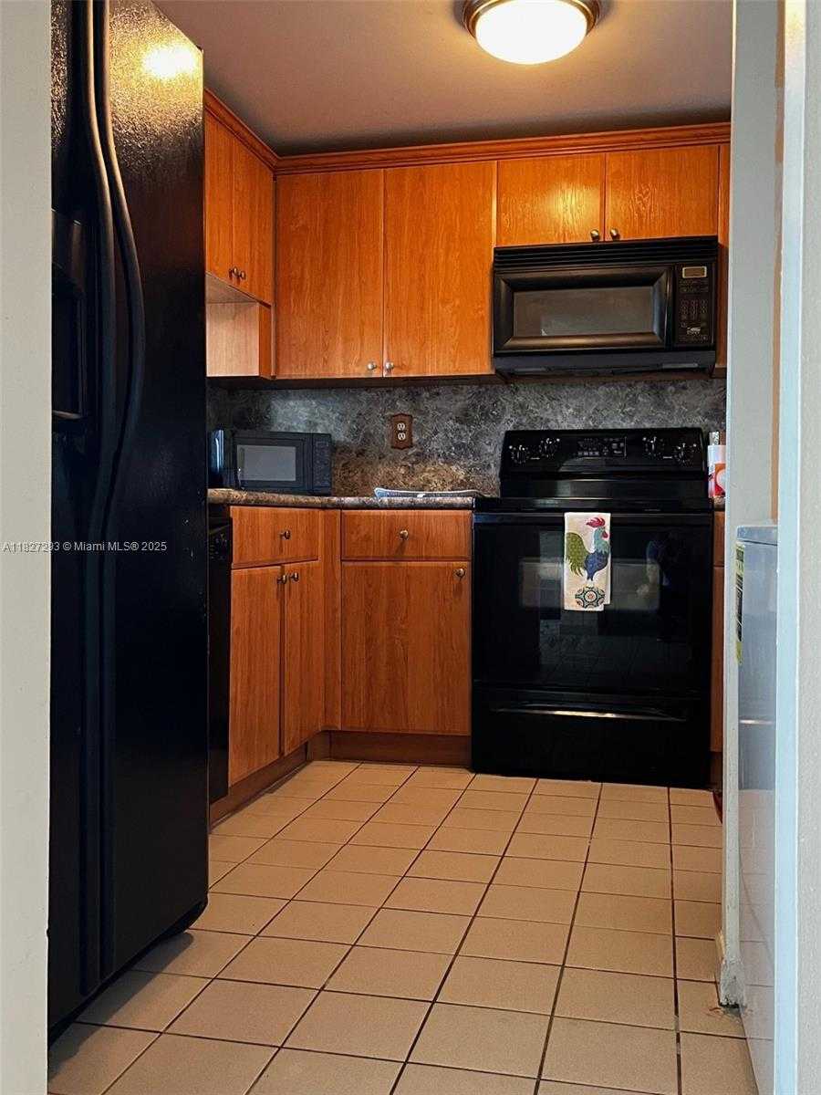 Small Image of 11790 SOUTH WEST 18TH ST #321-3, Miami Number 4
