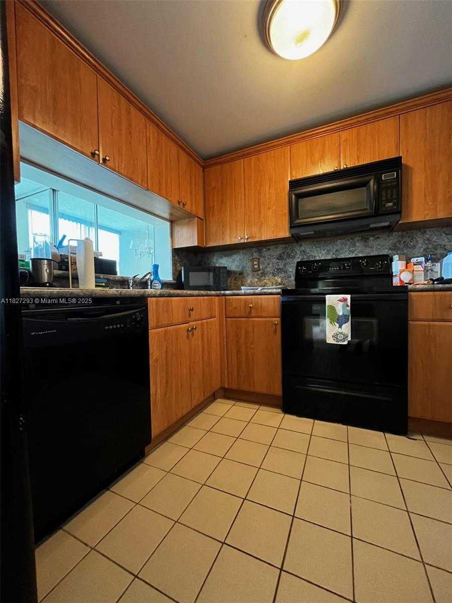 Small Image of 11790 SOUTH WEST 18TH ST #321-3, Miami Number 5
