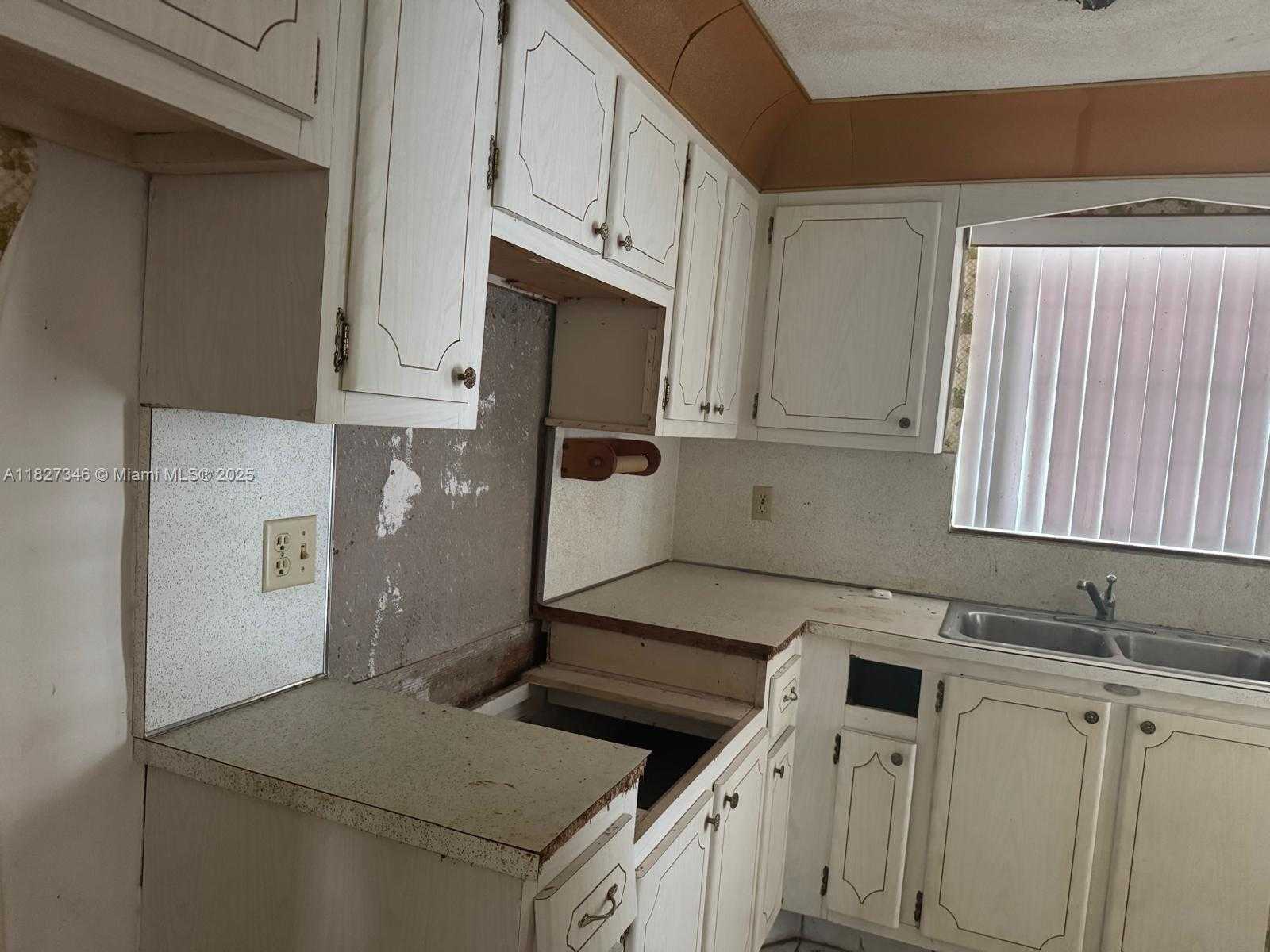 Small Image of 1350 NORTH 12TH CT #6B, Hollywood Number 4
