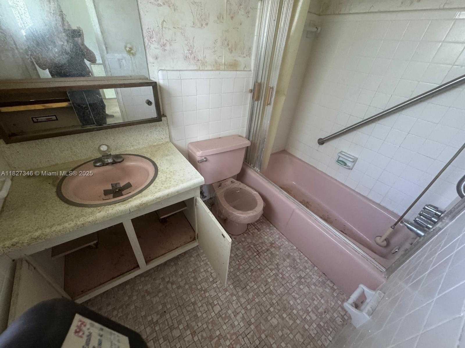 Small Image of 1350 NORTH 12TH CT #6B, Hollywood Number 8