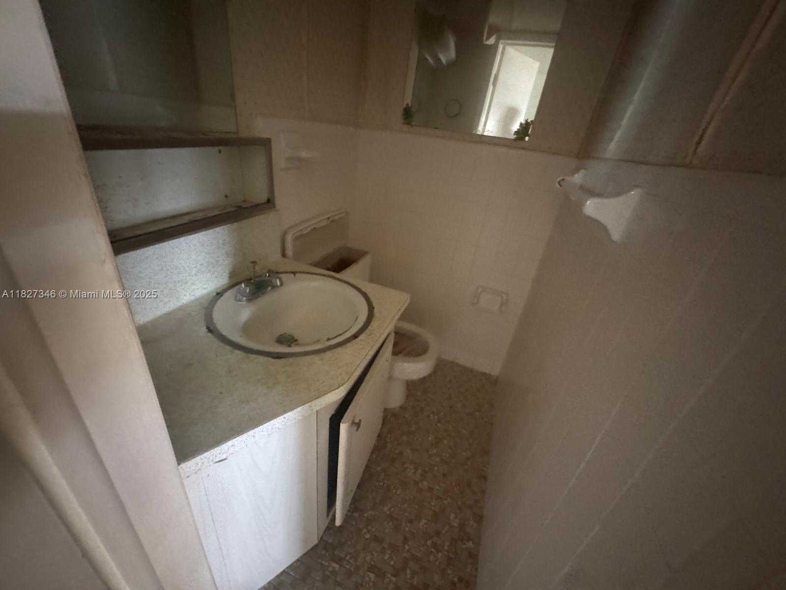 Small Image of 1350 NORTH 12TH CT #6B, Hollywood Number 9