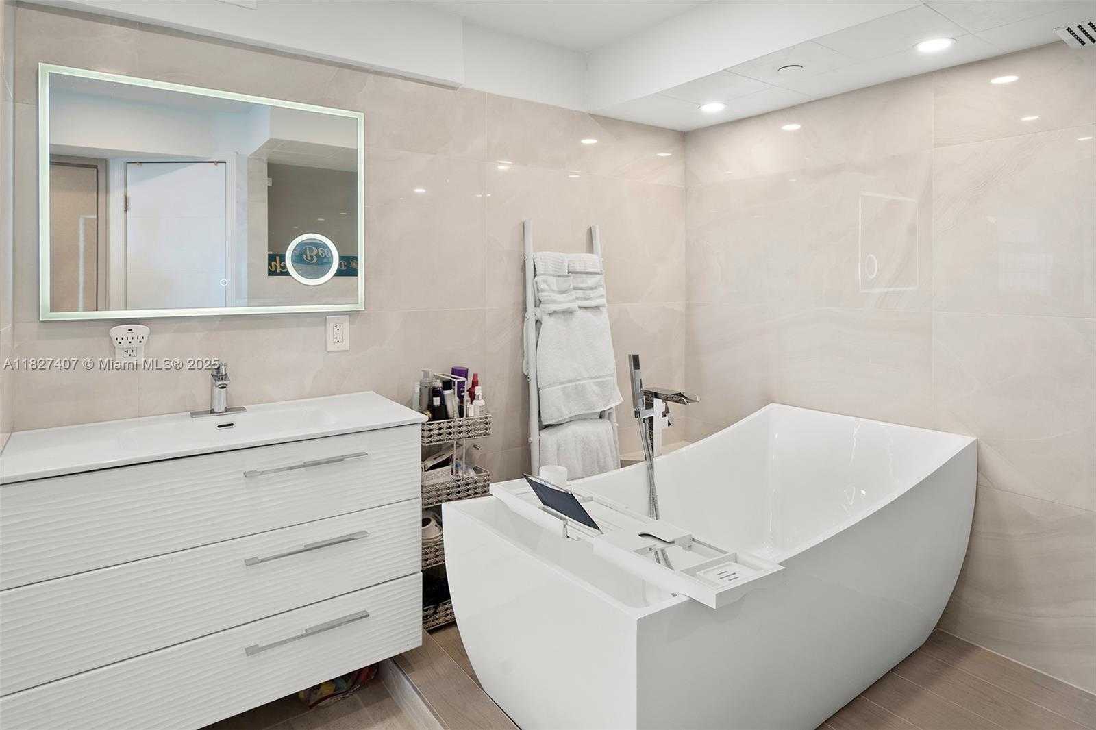 Small Image of 20515 EAST COUNTRY CLUB DR #1547, Aventura Number 16