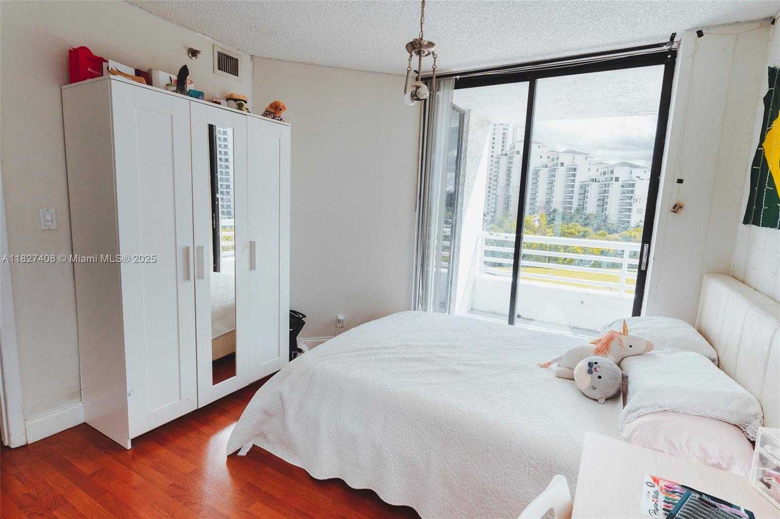 Small Image of 3300 192ND ST #701, Aventura Number 15
