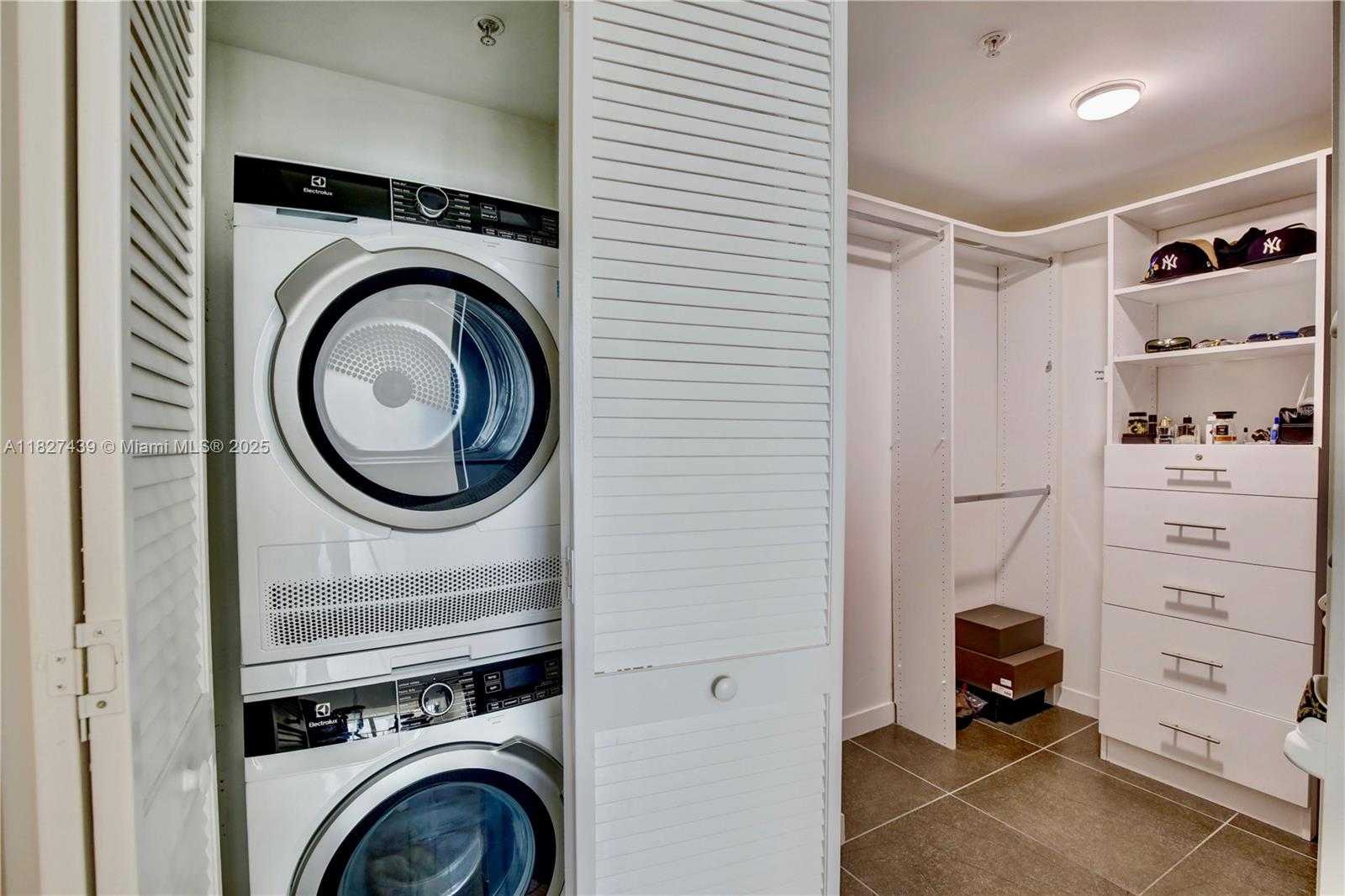 Small Image of 300 SOUTH BISCAYNE BLVD #L-626, Miami Number 12