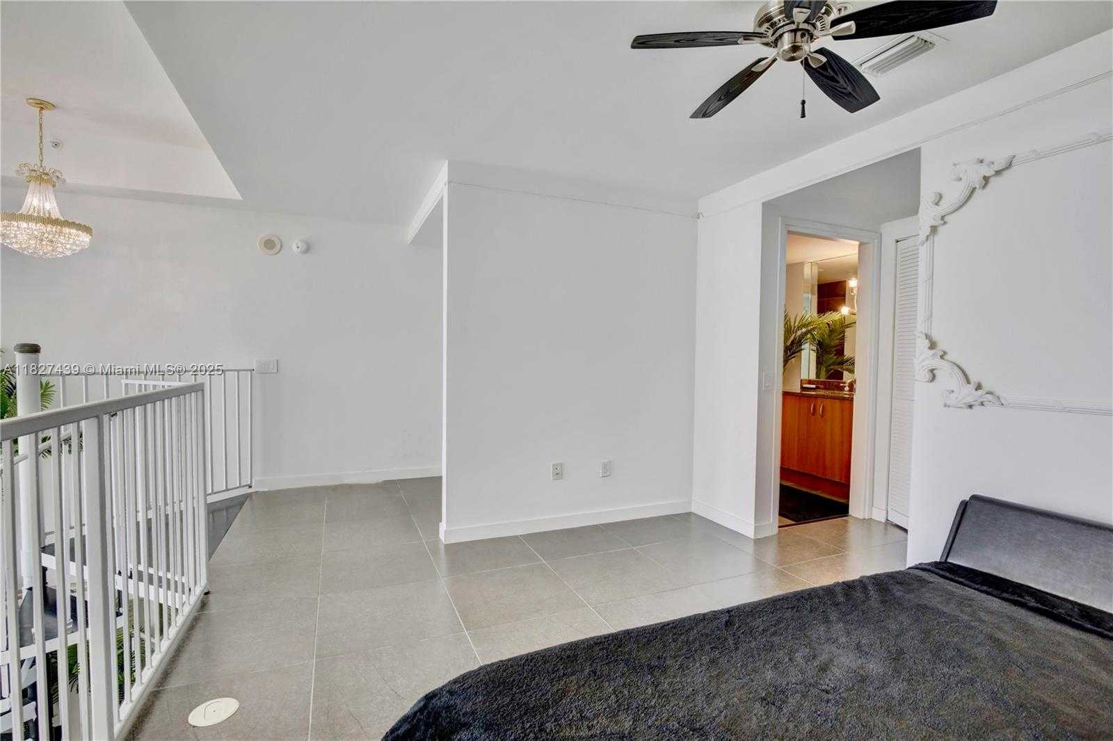 Small Image of 300 SOUTH BISCAYNE BLVD #L-626, Miami Number 14