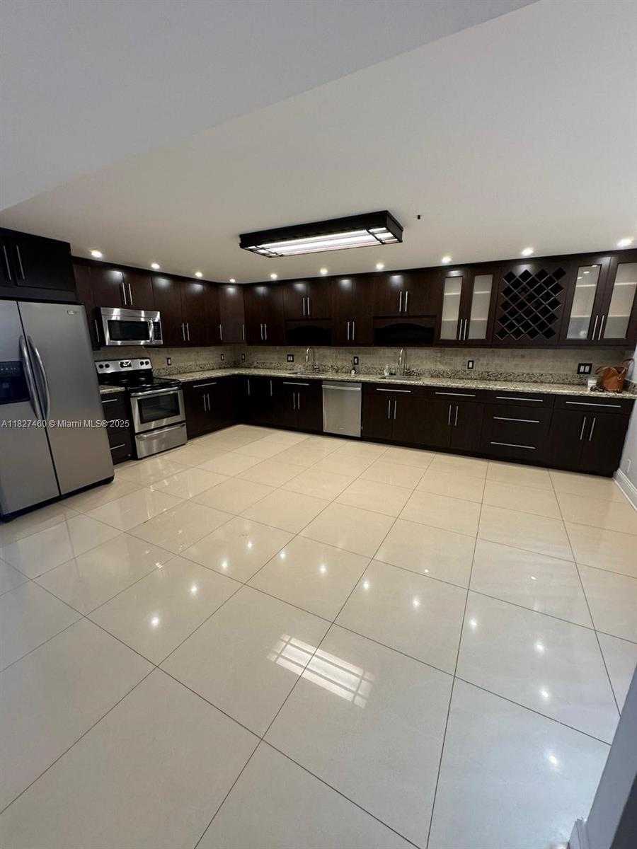 Small Image of 20401 NORTH EAST 30TH AVE #124-8, Aventura Number 3
