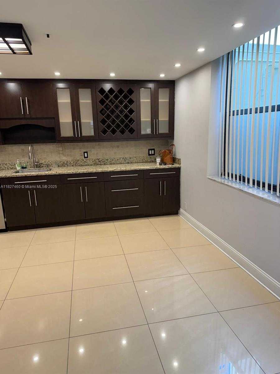 Small Image of 20401 NORTH EAST 30TH AVE #124-8, Aventura Number 4