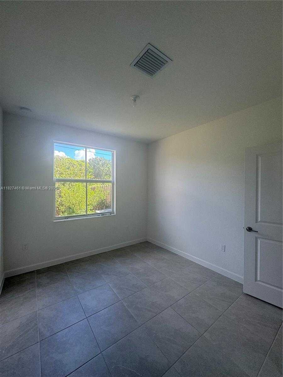 Small Image of 11931 NORTH WEST 47TH MNR, Coral Springs Number 12