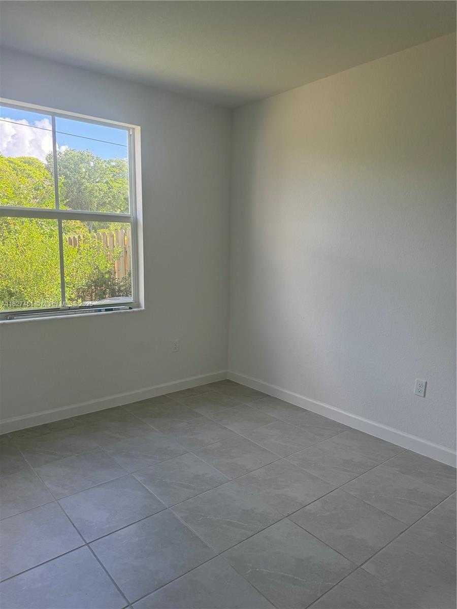 Small Image of 11931 NORTH WEST 47TH MNR, Coral Springs Number 14