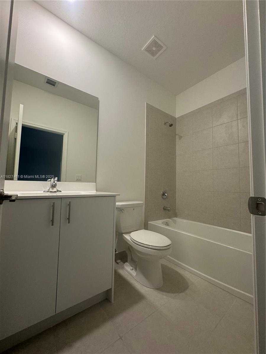 Small Image of 11931 NORTH WEST 47TH MNR, Coral Springs Number 25
