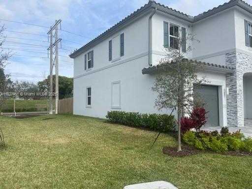 Small Image of 11931 NORTH WEST 47TH MNR, Coral Springs Number 35