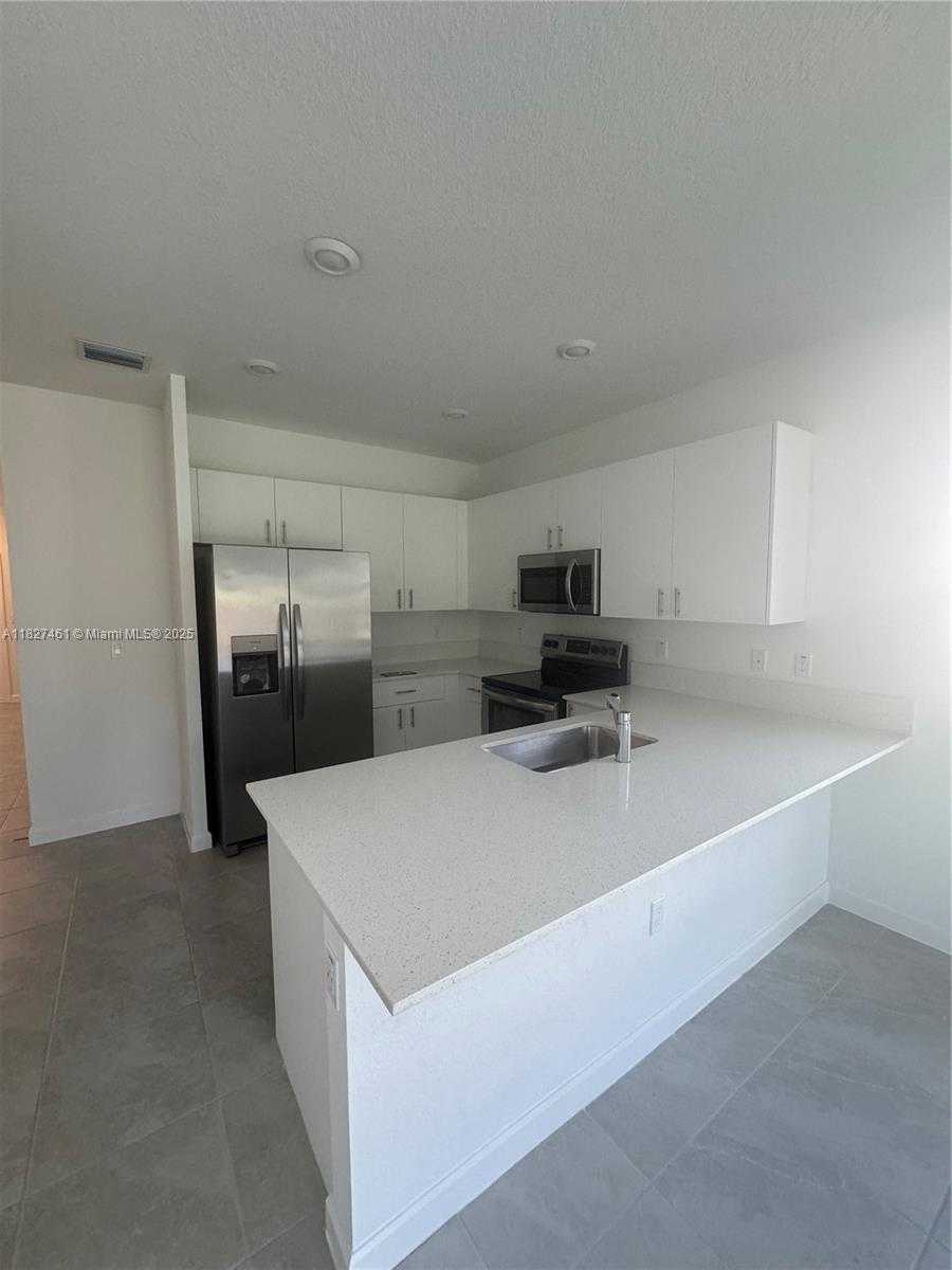 Small Image of 11931 NORTH WEST 47TH MNR, Coral Springs Number 6