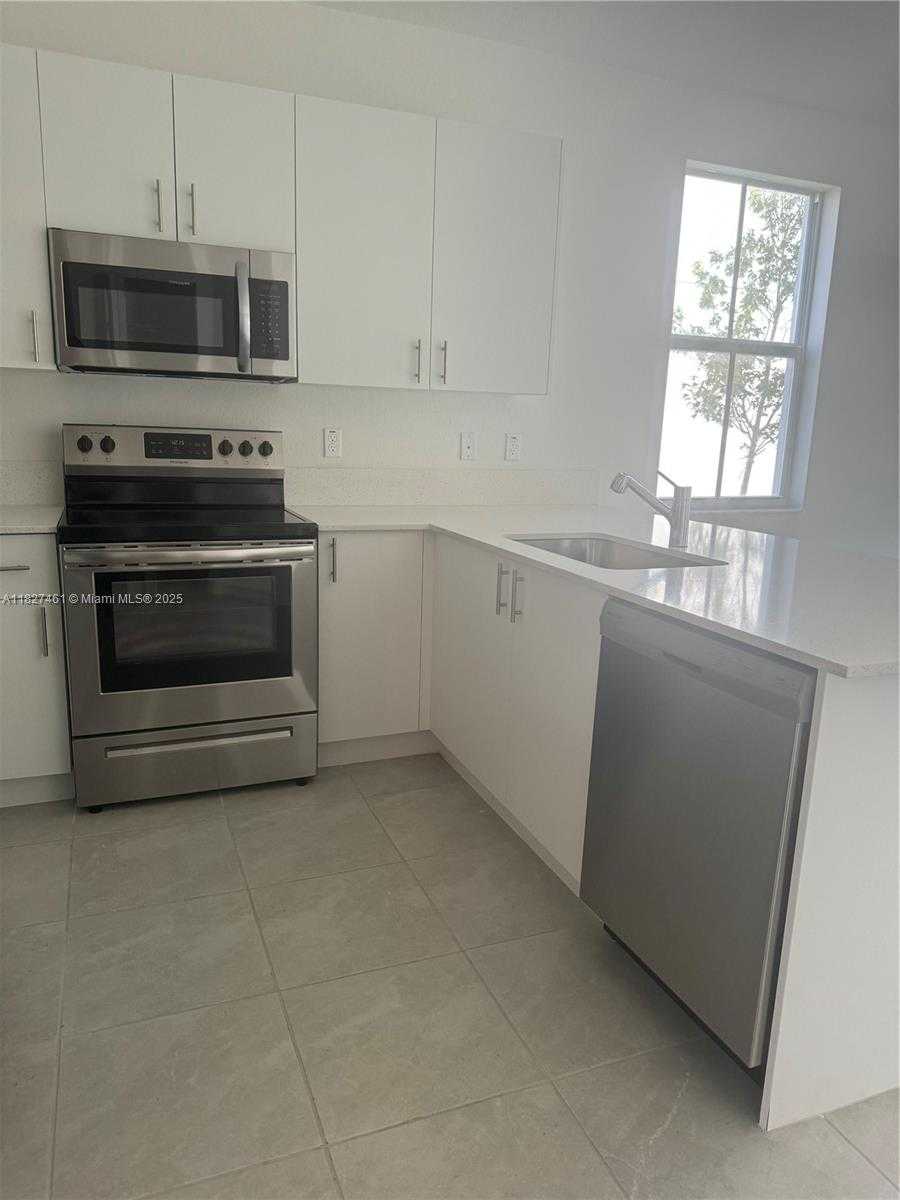 Small Image of 11931 NORTH WEST 47TH MNR, Coral Springs Number 9