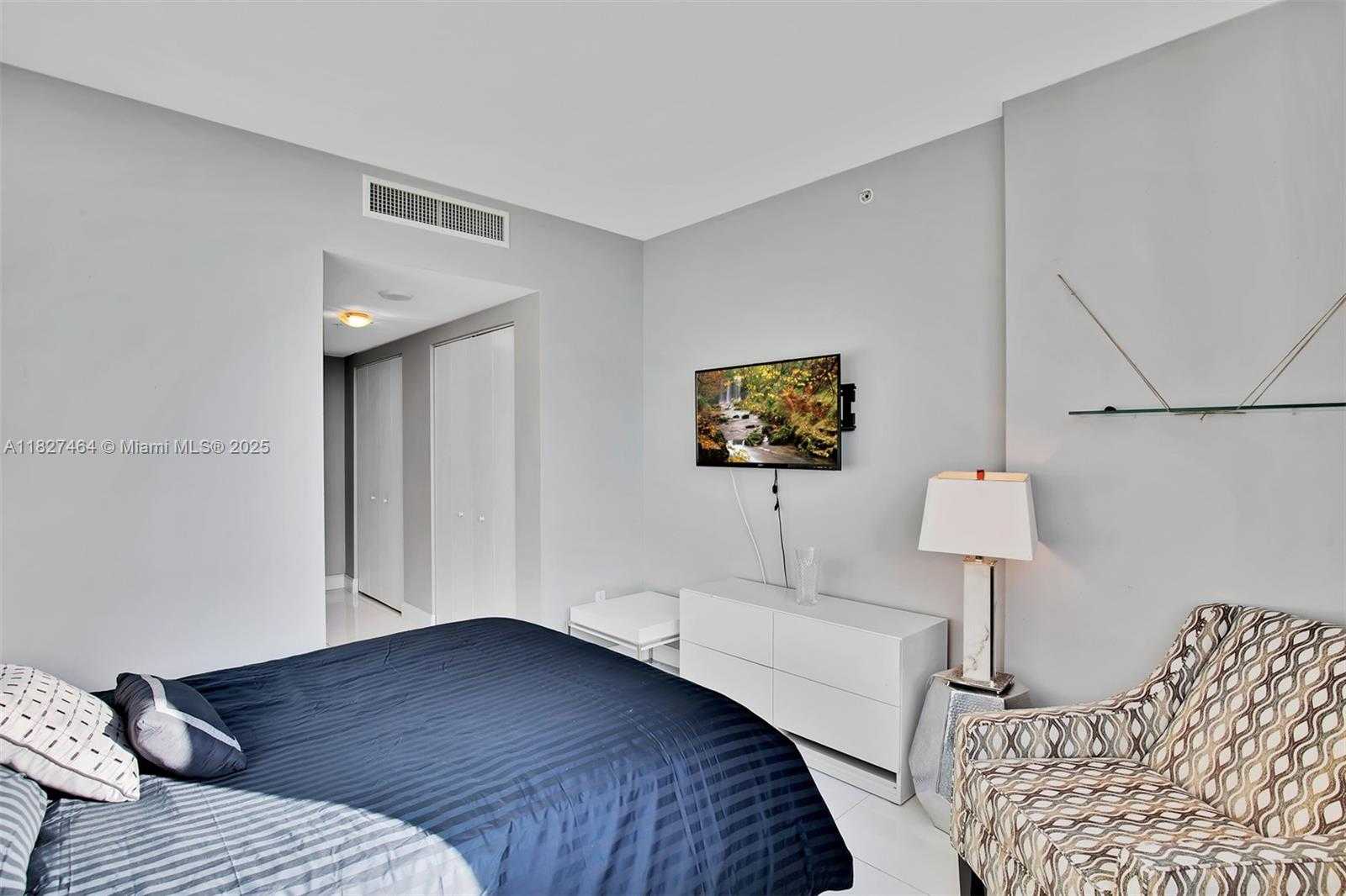 Small Image of 92 SOUTH WEST 3RD ST #4510, Miami Number 22