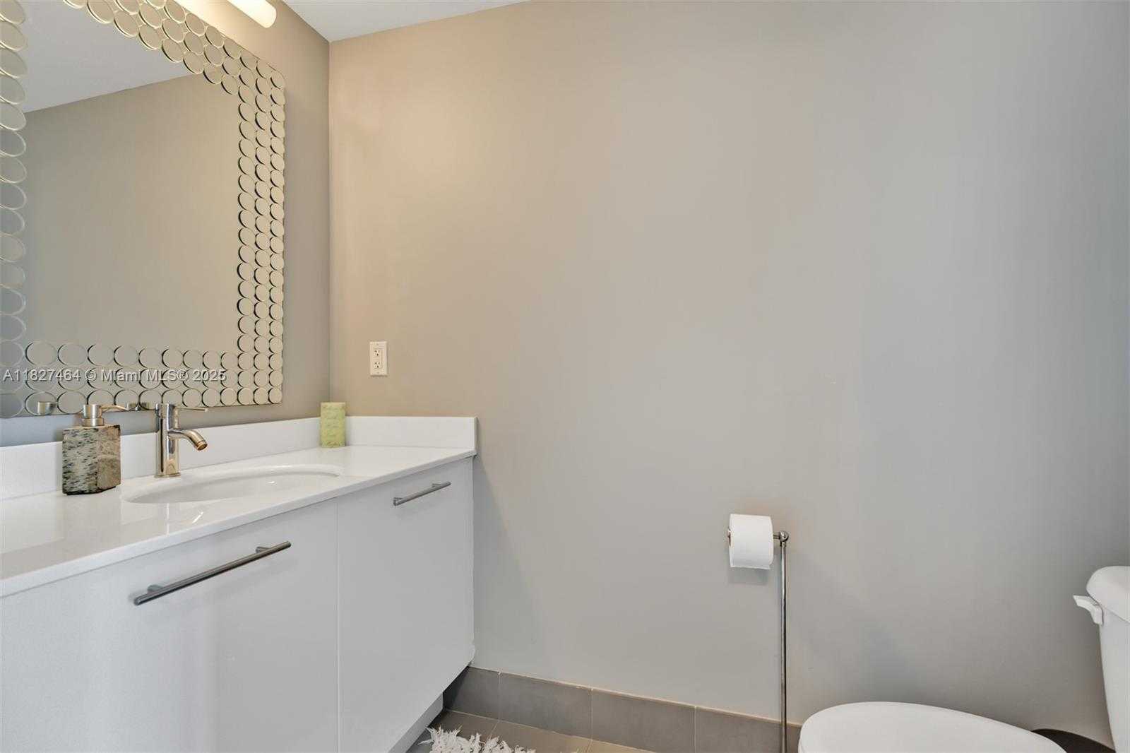 Small Image of 92 SOUTH WEST 3RD ST #4510, Miami Number 24