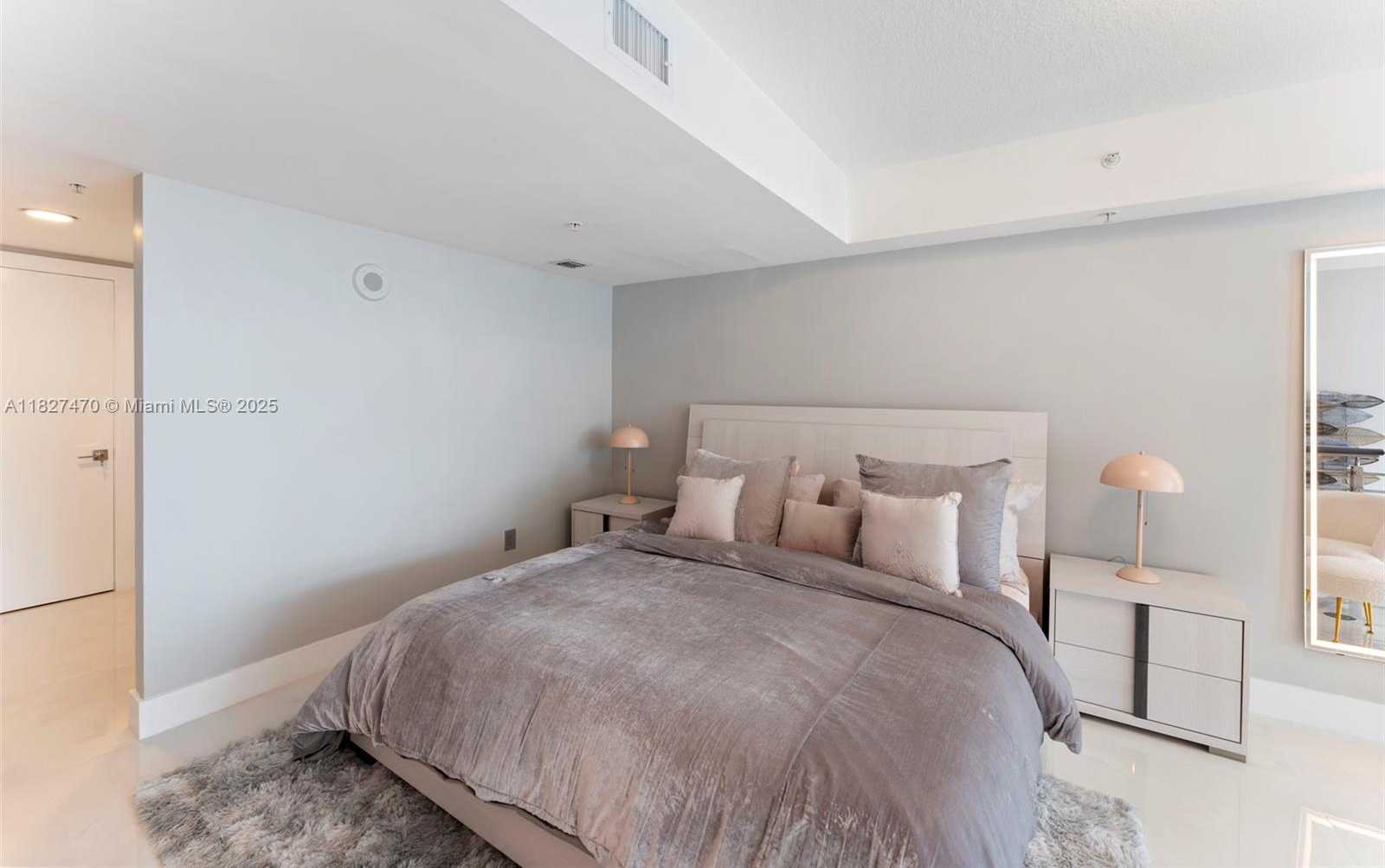 Small Image of 41 SOUTH EAST 5TH ST #2306, Miami Number 12