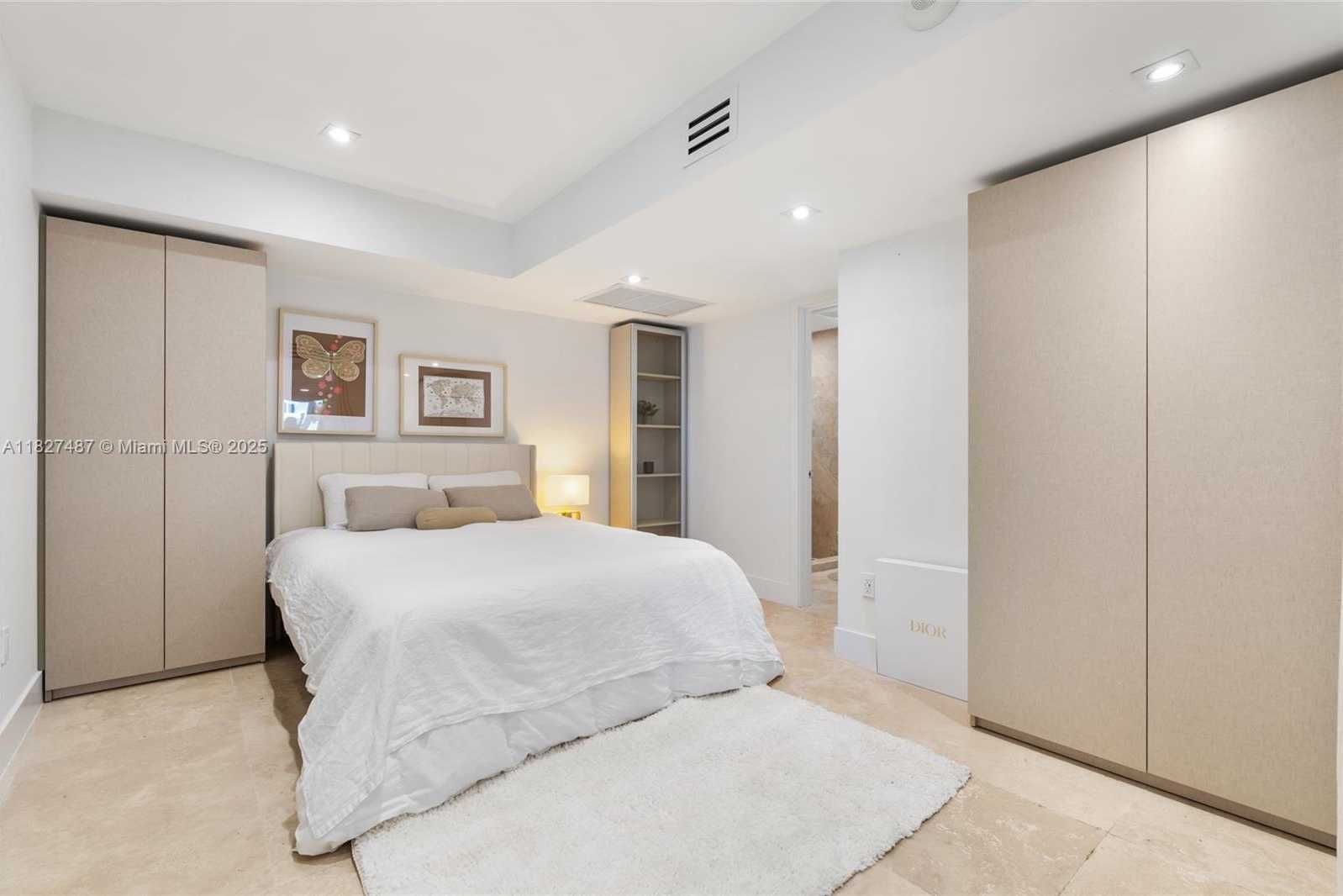 Small Image of 2301 COLLINS AVE #1011-1012, Miami Beach Number 19